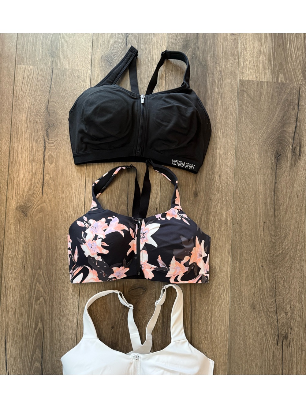 Victoria’s Secret Bundle of 3 Knockout Sports Bras Front Close Size 36DD